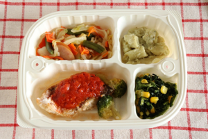 メバルのムニエル　トマトソース弁当①