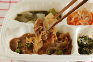 豚肉の甘辛炒め弁当②