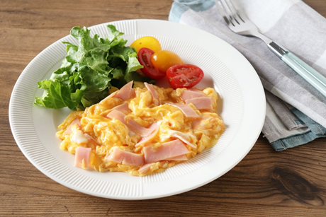 ハムとチーズのスクランブルエッグ