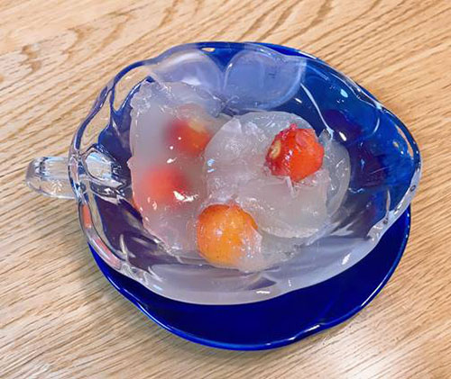 さくらんぼと白ワインのゼリー