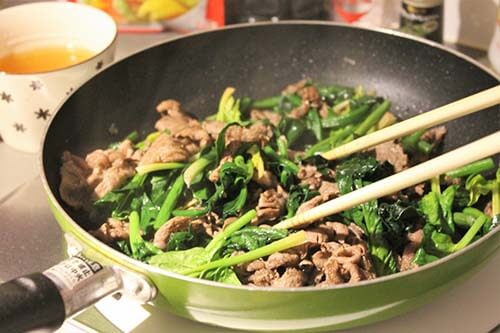 ほうれん草の炒め物を作る場合下ゆでは必要?