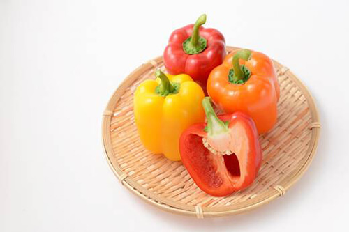 パプリカは生でも加熱しても美味しい野菜